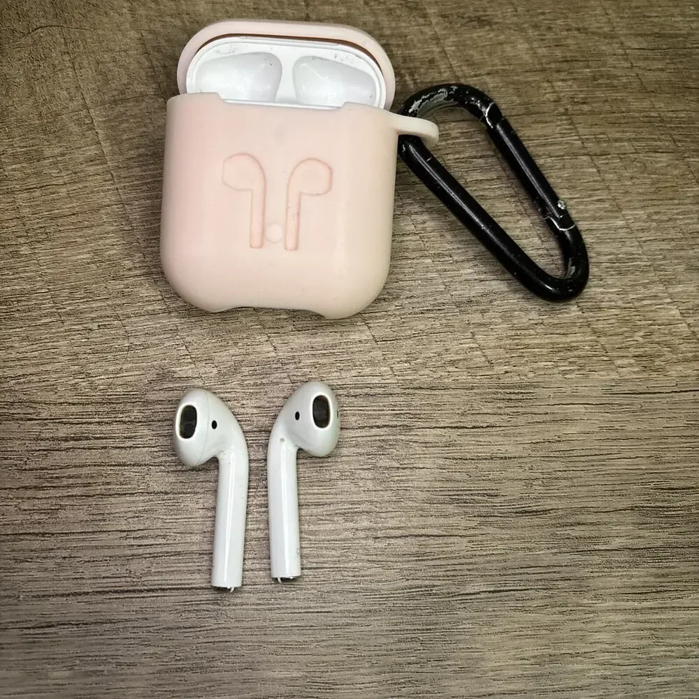 Apple 2nd Generation Airpod with Charging Case - White - FOR PARTS/REPAIR ONLY